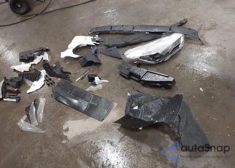 2017 Ford Escape Se z USA, uszkodzony, nr VIN 1FMCU9G9XHUD41626